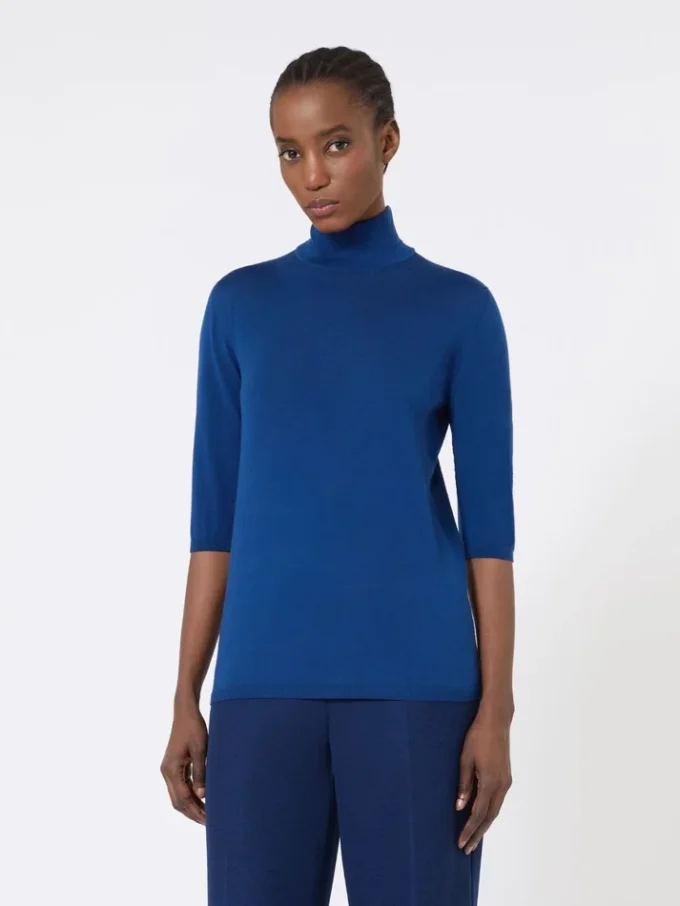 Maglione a collo alto in lana a maglia rasata, blu cina Maglione a collo alto in lana a maglia rasata, blu cina