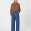 Maglione a collo alto in maglia a trecce di lana e cashmere, color fango