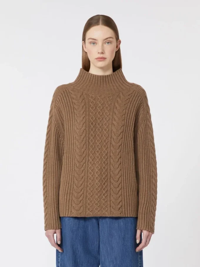 Maglione a collo alto in maglia a trecce di lana e cashmere, color fango