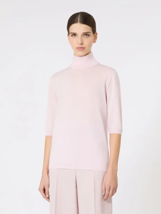 Maglione a collo alto in maglia rasata di lana, rosa Maglione a collo alto in maglia rasata di lana, rosa