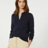 Maglione a collo alto in viscosa, blu navy Maglione a collo alto in viscosa, blu navy