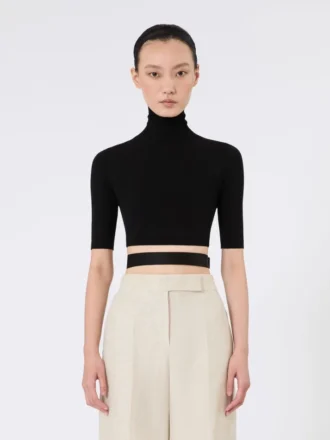 Maglione corto a collo alto in viscosa elasticizzata, nero