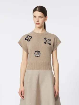 Maglione corto in lana e cashmere, color sabbia
