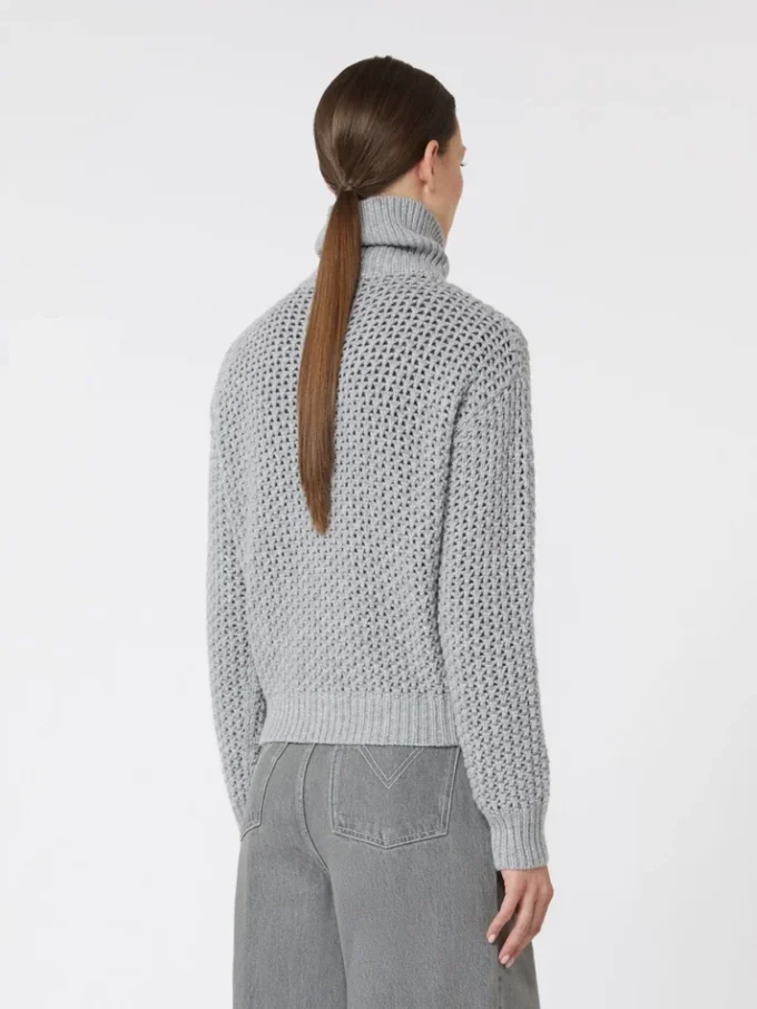 Maglione in lana, cashmere e lurex, grigio chiaro Maglione in lana, cashmere e lurex, grigio chiaro