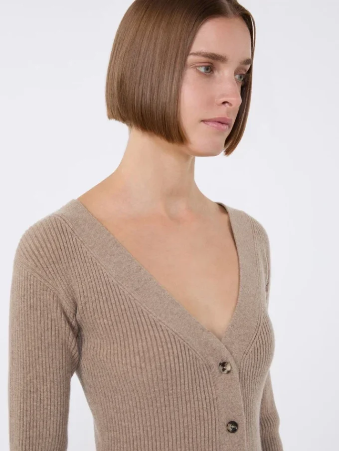 Maglione in lana e cashmere, color sabbia Maglione in lana e cashmere, color sabbia