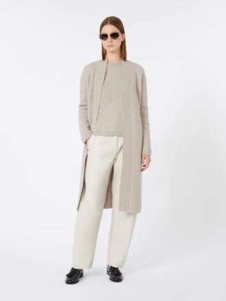 Maglione in lana e cashmere dalla linea squadrata, beige