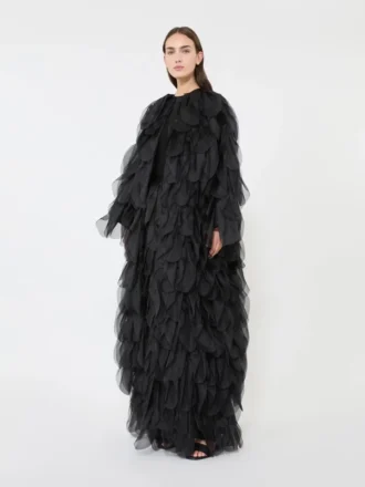 maglione in viscosa elasticizzata nero 1 330x440 - Gonna lunga con petali in organza di seta, nera