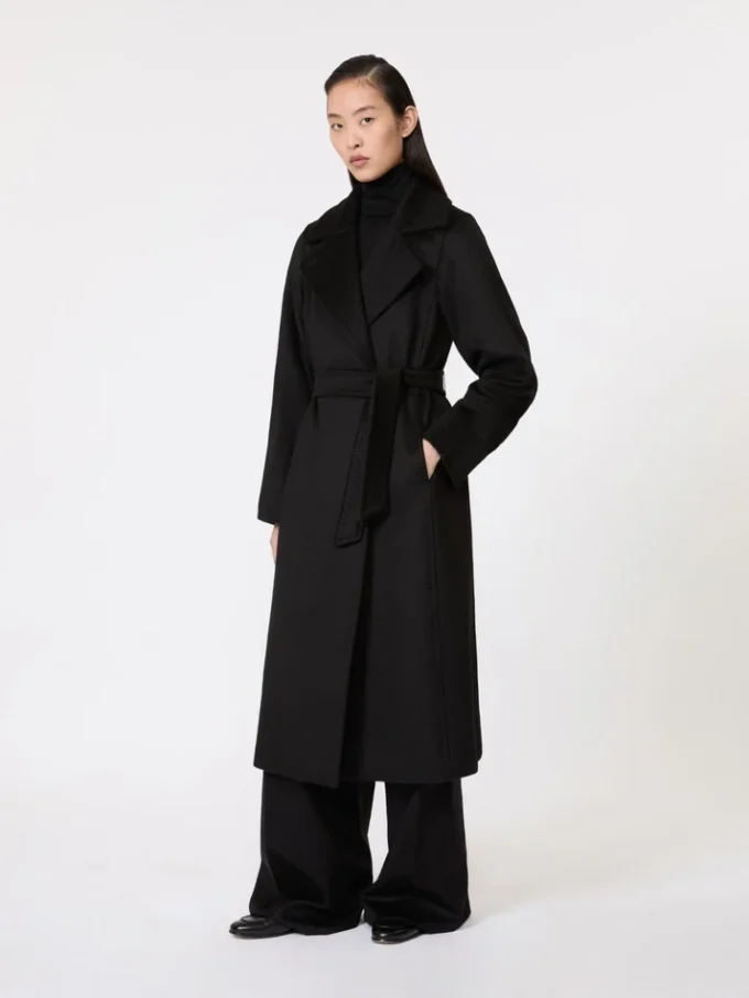 Manuela Coat, nero