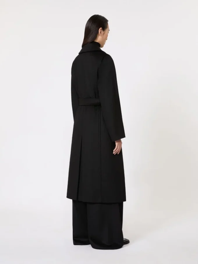 Manuela Coat, nero
