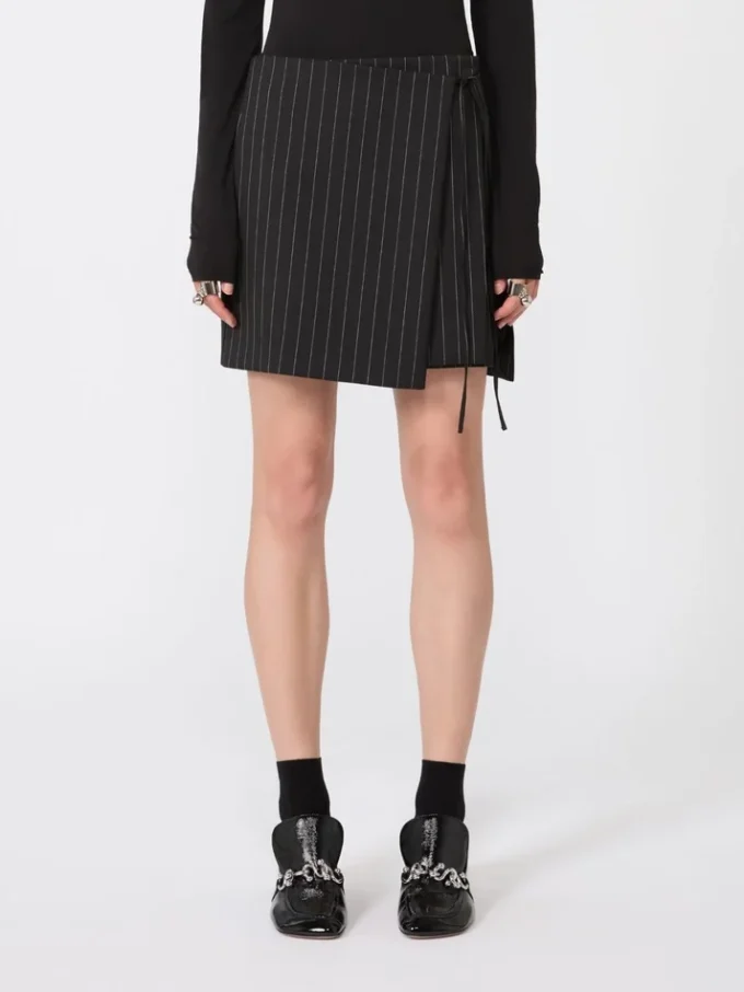 Minigonna in gabardine gessata, nera Minigonna in gabardine gessata, nera