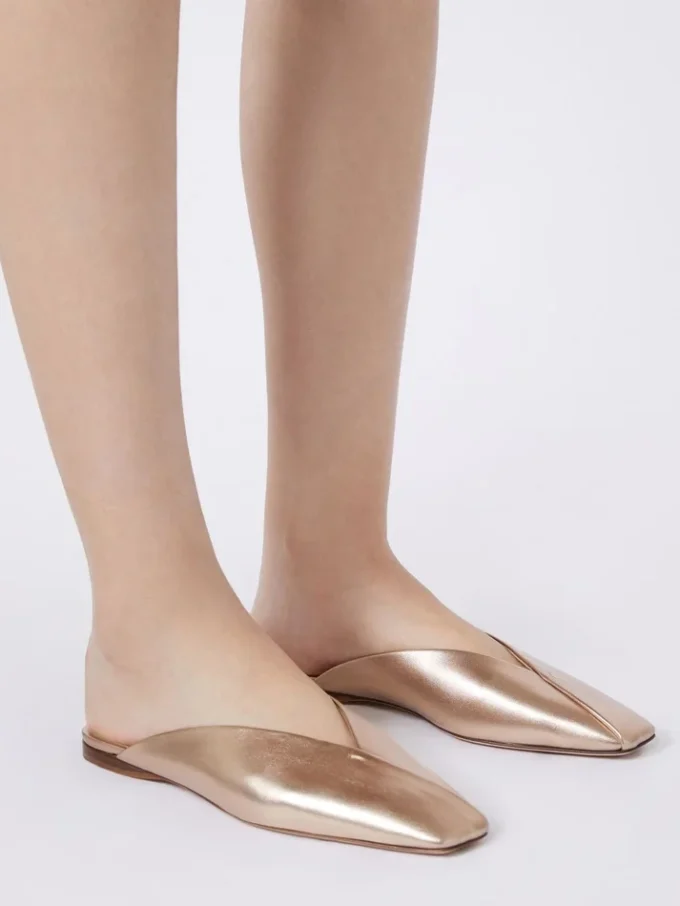 Mules in nappa laminata, rosa Mules in nappa laminata, rosa