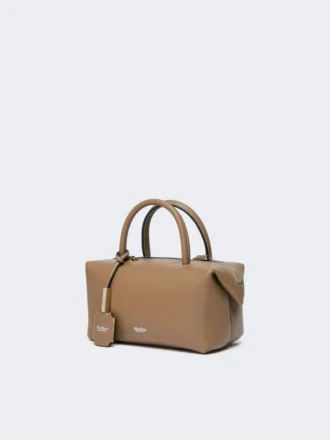 Piccola borsa a bombetta in pelle naturale, color fango