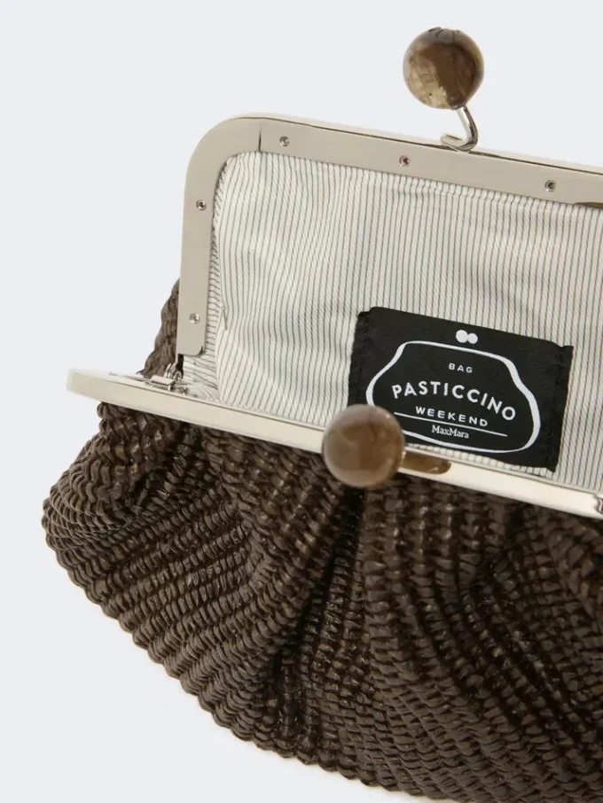 Piccola borsa a forma di pasticcino effetto rafia, marrone scuro