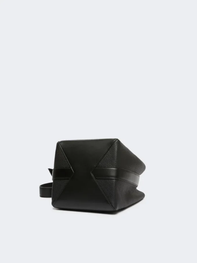 Piccola borsa a secchiello, nera