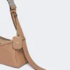 Piccola borsa a tracolla in pelle, marrone