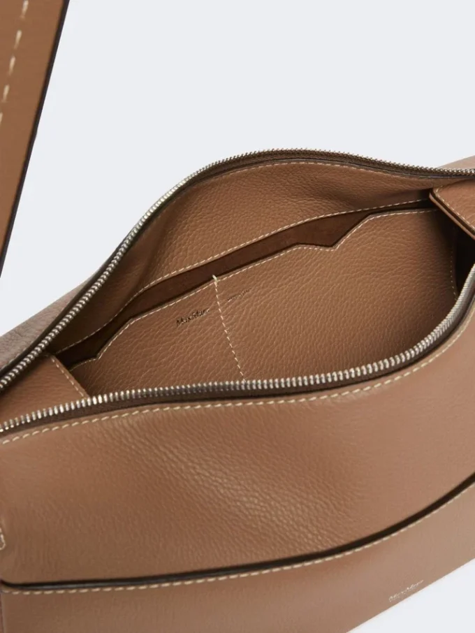 Piccola borsa a tracolla in pelle, marrone