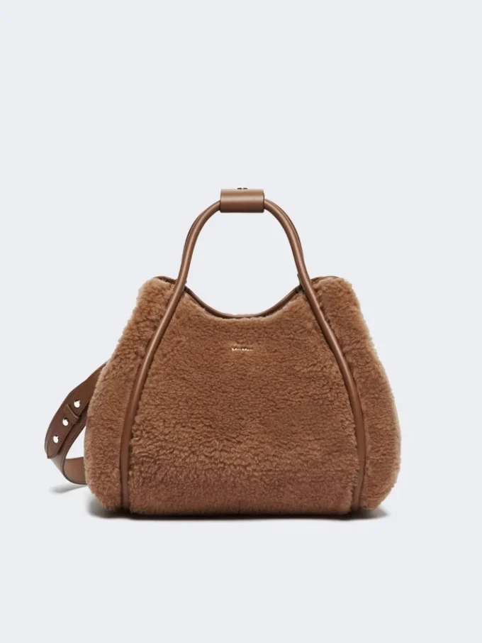 Piccola borsa marine in tessuto teddy, color cammello
