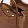 Piccola borsa marine in tessuto teddy, color cammello