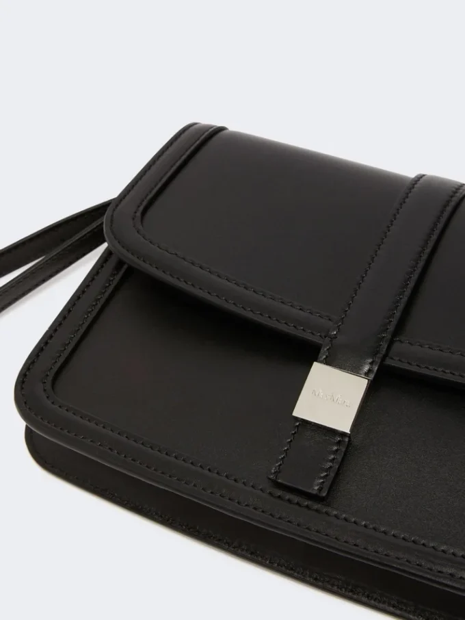 Pochette in pelle liscia, nera
