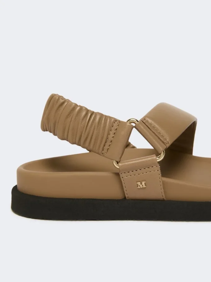 Sandali in pelle, fango Sandali in pelle, fango