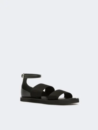 Sandali piatti in pelle e fettuccia elasticizzata, neri Sandali piatti in pelle e fettuccia elasticizzata, neri