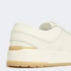 Scarpe da ginnastica basse in pelle martellata, bianche Scarpe da ginnastica basse in pelle martellata, bianche