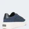 Sneakers in pelle scamosciata, blu oltremare Sneakers in pelle scamosciata, blu oltremare