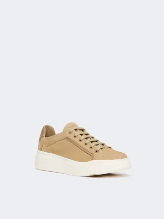 Sneakers in pelle scamosciata, color sabbia