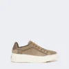 Sneakers in pelle scamosciata, colore fango Sneakers in pelle scamosciata, colore fango