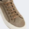 Sneakers in pelle scamosciata, colore fango Sneakers in pelle scamosciata, colore fango