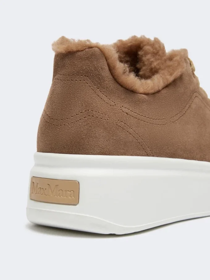 Sneakers in pelle scamosciata e tessuto teddy, color nocciola Sneakers in pelle scamosciata e tessuto teddy, color nocciola