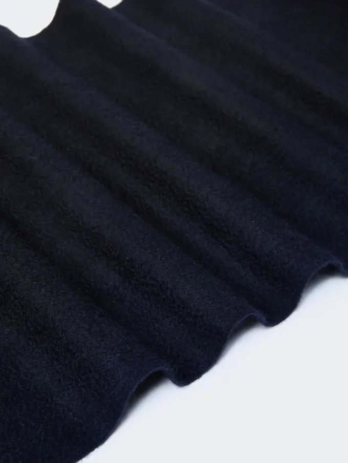 Stola in puro cashmere con dettaglio monogramma, blu oltremare Stola in puro cashmere con dettaglio monogramma, blu oltremare