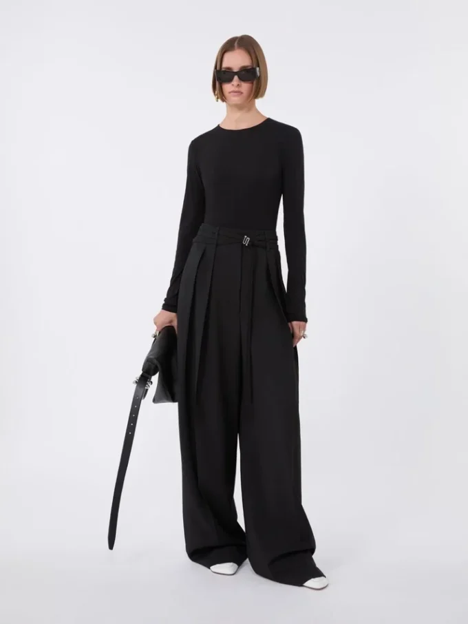 T-shirt aderente in jersey, nera