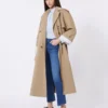 Trench fluido in cotone e nylon, color nocciola Trench fluido in cotone e nylon, color nocciola